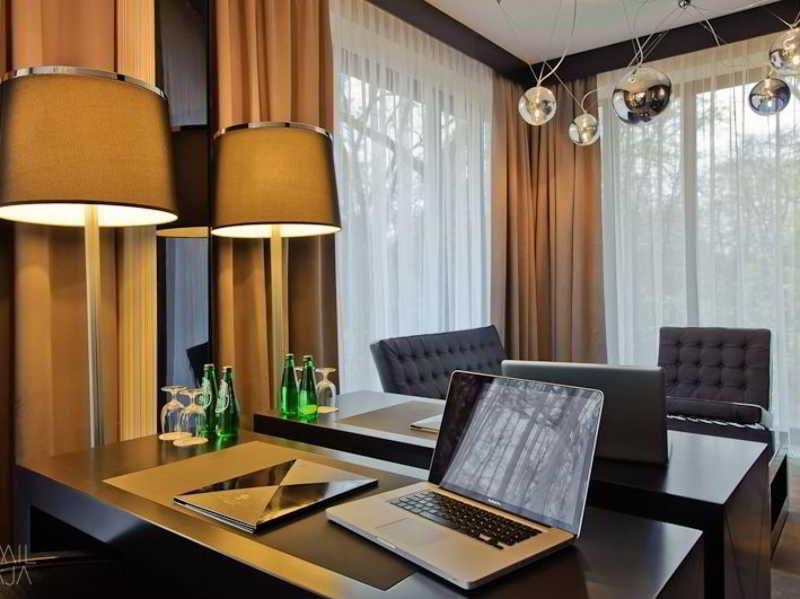 Platinum Palace Boutique Hotel & Spa Βρότσλαβ Εξωτερικό φωτογραφία A meeting room at the hotel