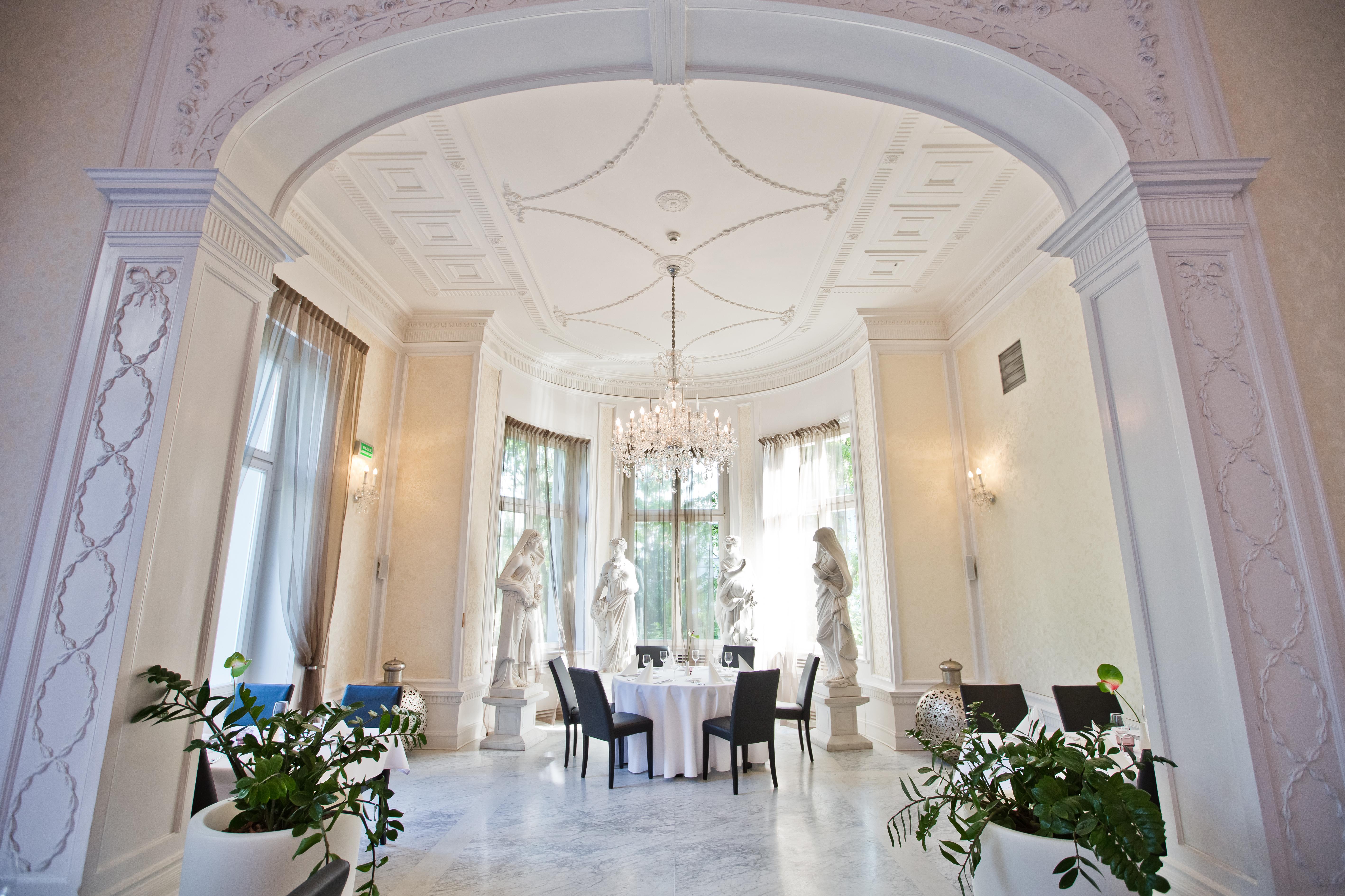 Platinum Palace Boutique Hotel & Spa Βρότσλαβ Εξωτερικό φωτογραφία The interior of the restaurant