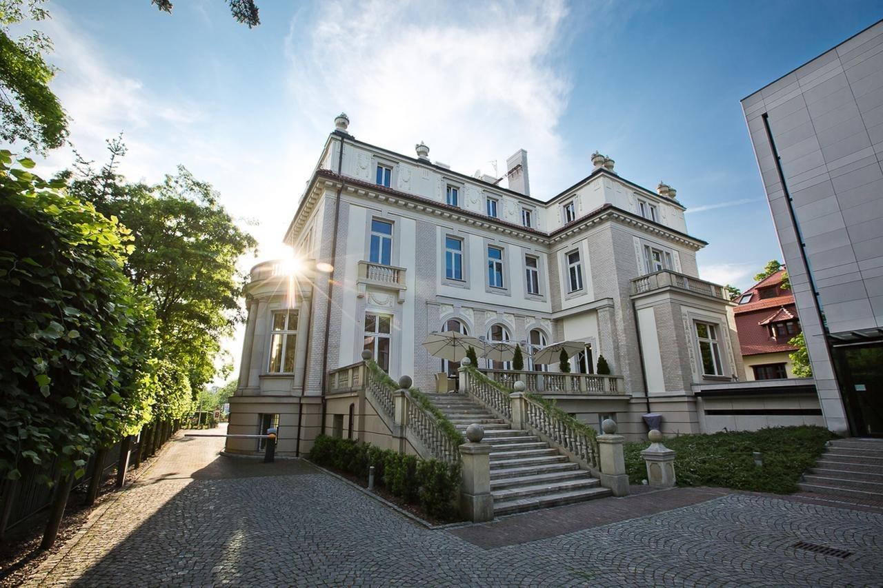 Platinum Palace Boutique Hotel & Spa Βρότσλαβ Εξωτερικό φωτογραφία The main building of the university