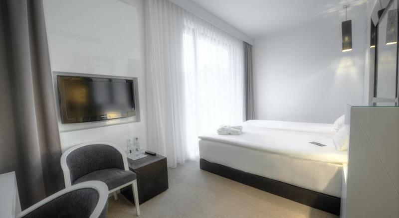 Platinum Palace Boutique Hotel & Spa Βρότσλαβ Εξωτερικό φωτογραφία A room at the hotel