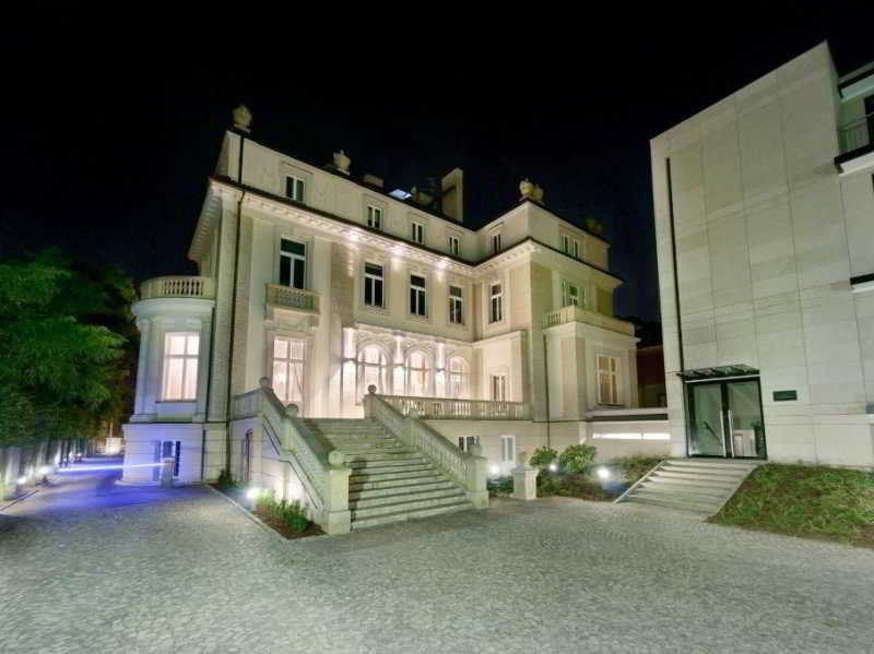 Platinum Palace Boutique Hotel & Spa Βρότσλαβ Εξωτερικό φωτογραφία The museum at night