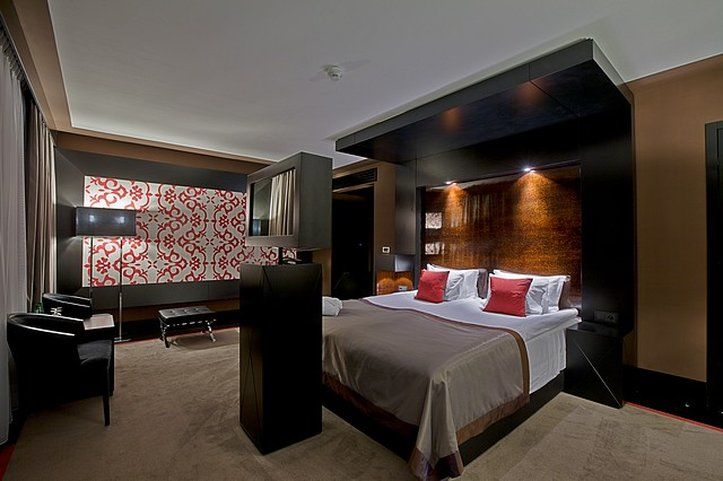 Platinum Palace Boutique Hotel & Spa Βρότσλαβ Δωμάτιο φωτογραφία A room at the hotel